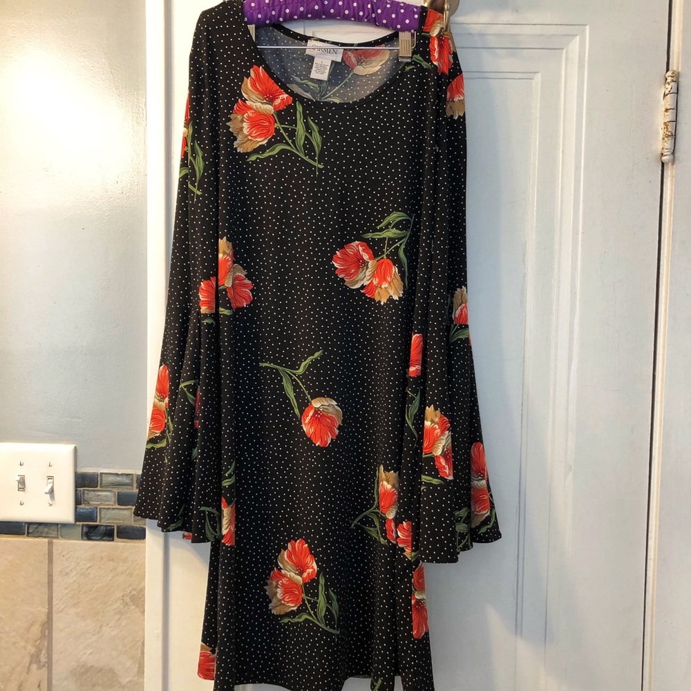 Floral Summer Dress with Bell Sleeves